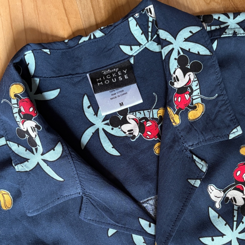 Disney Mickey Mouse Navy Blue Tropical Men's Short Sleeve Shirt Medium - Picture 3 of 6